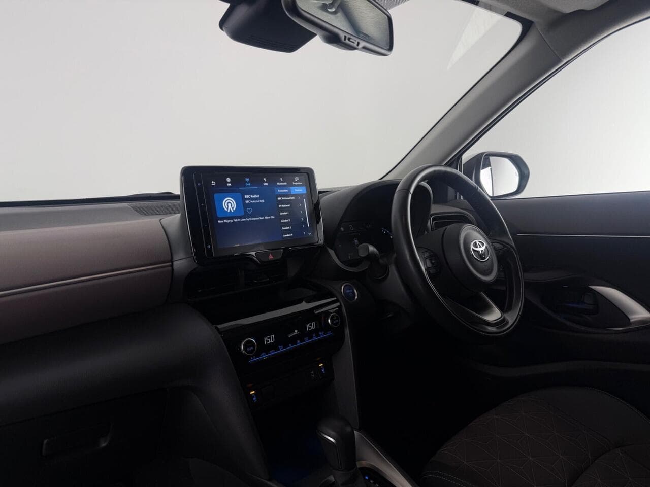 Toyota Yaris Cross thumbnail Interior Front