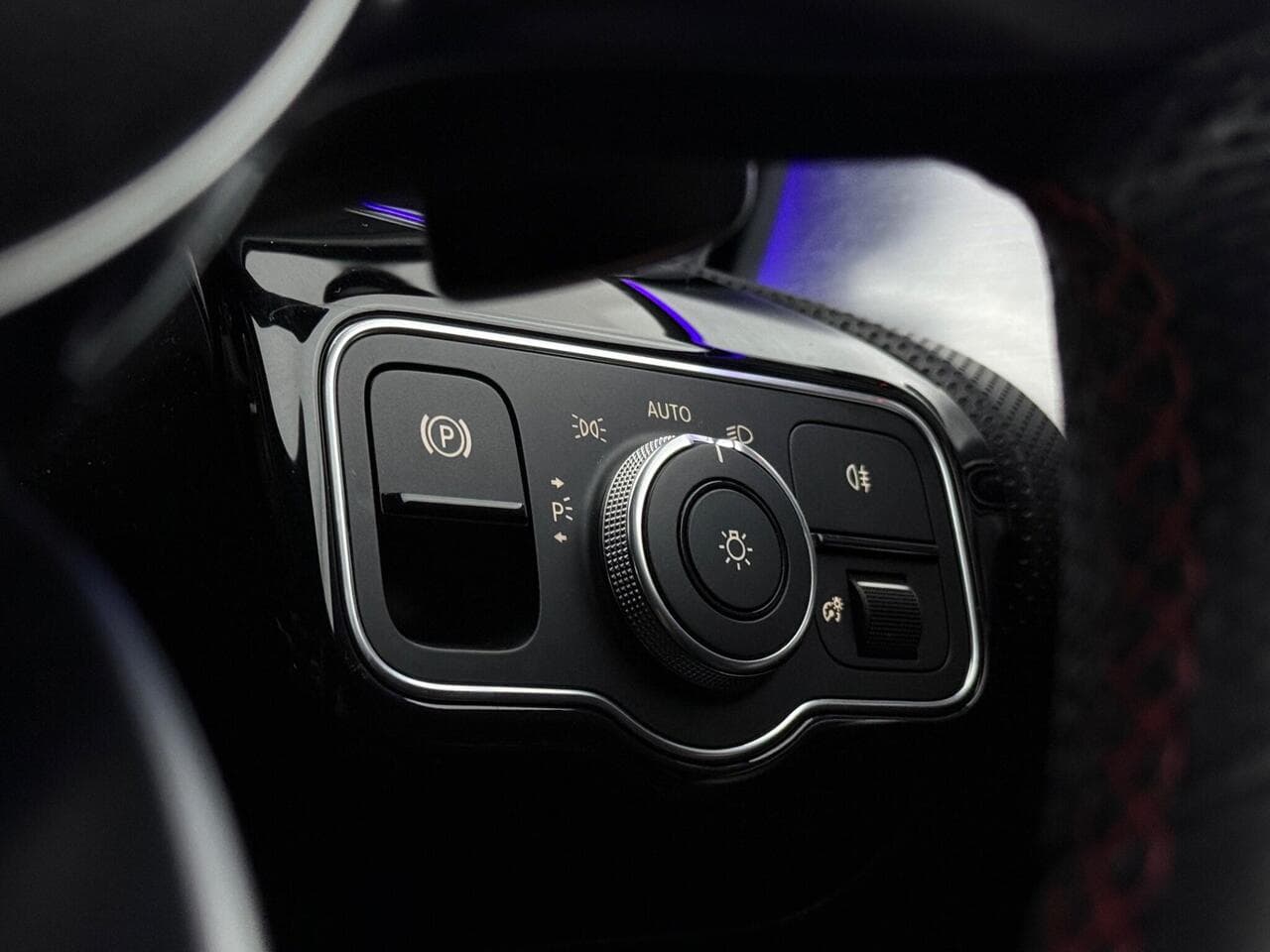 Mercedes-Benz A Class thumbnail Misc Controls