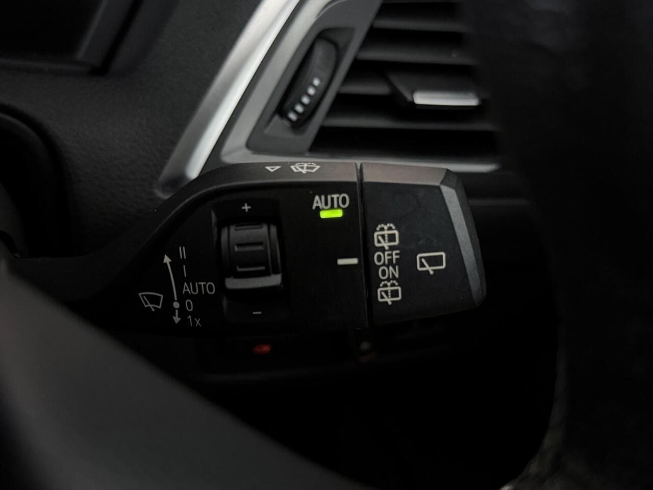 BMW 1 Series thumbnail Misc Controls