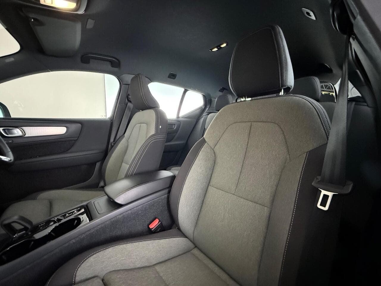 Volvo XC40 thumbnail Seat Front Passenger
