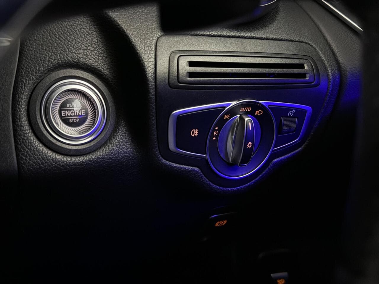 Mercedes-Benz GLC thumbnail Misc Controls