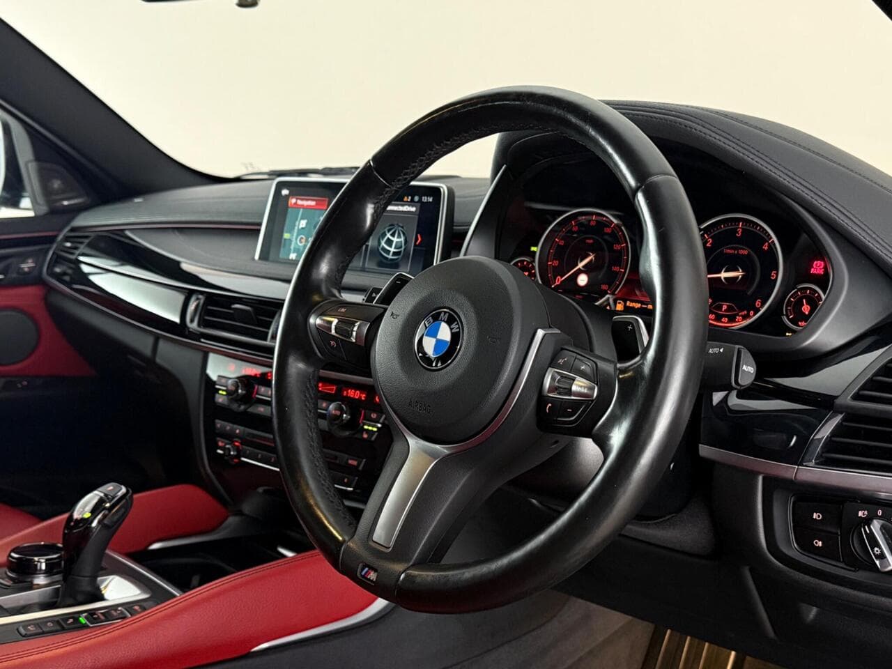 BMW X6 thumbnail Steering Wheel