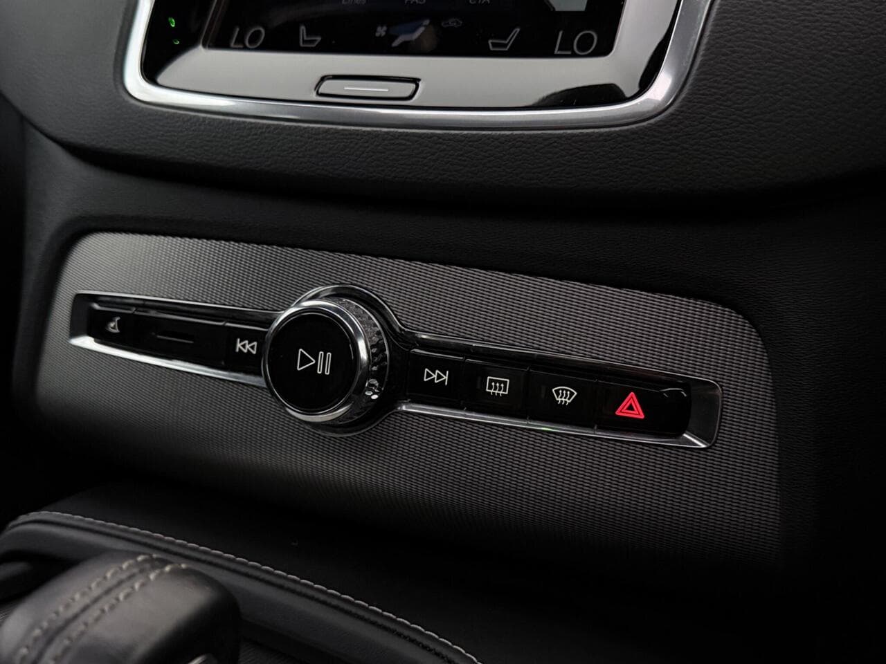 Volvo XC90 thumbnail Misc Controls