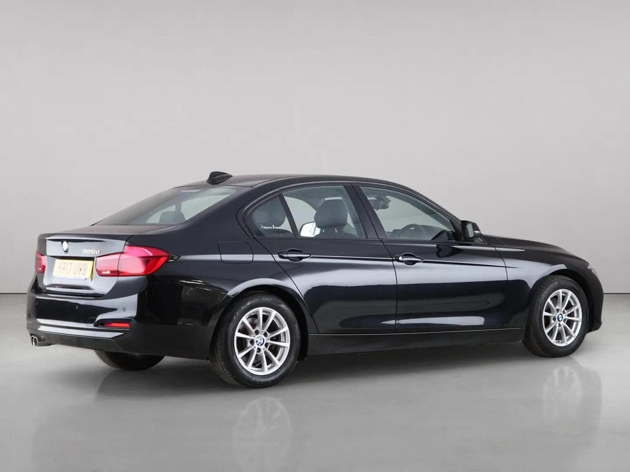 BMW 3 Series thumbnail Side Right