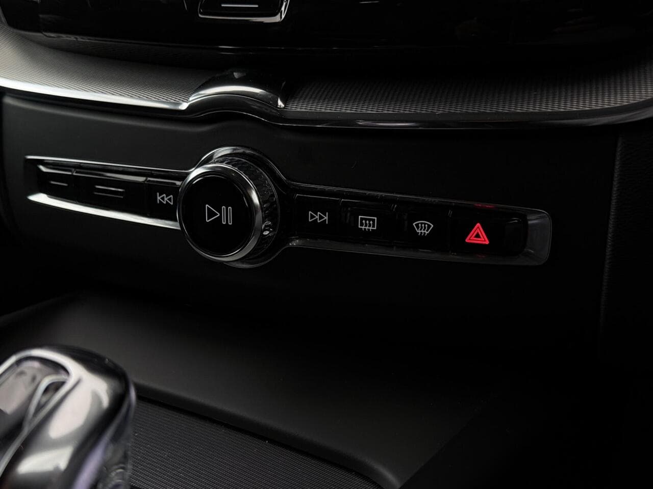 Volvo XC60 thumbnail Misc Controls