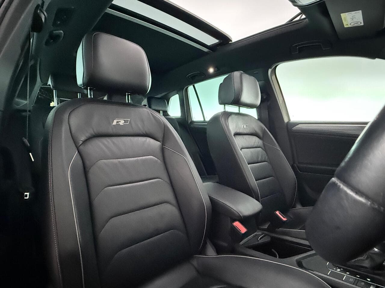 Volkswagen Tiguan thumbnail Seat Driver