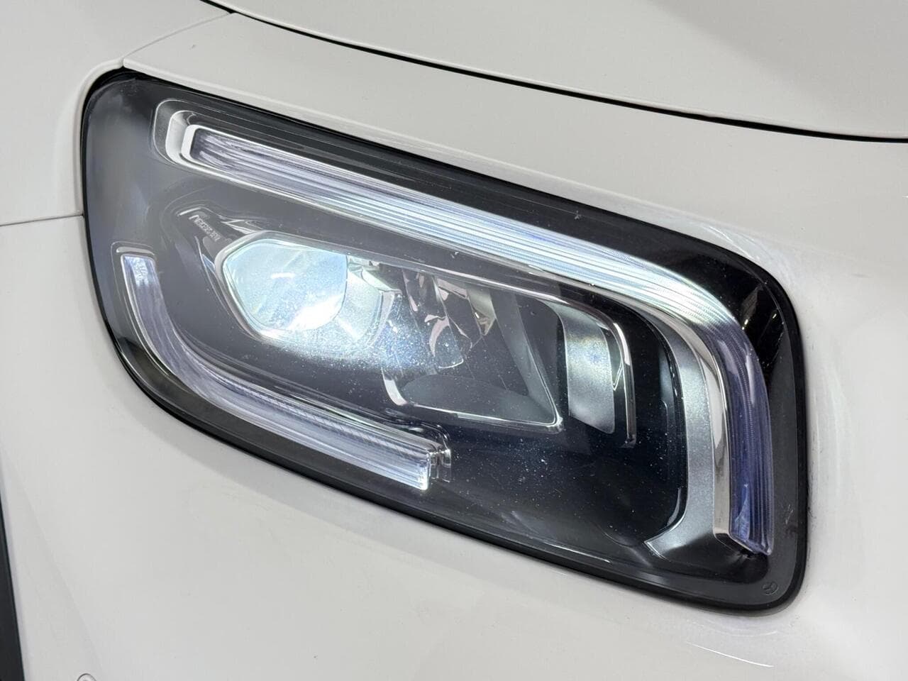 Mercedes-Benz GLB thumbnail Lights Front