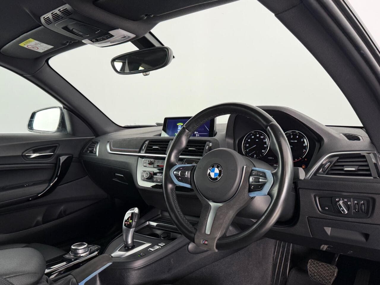 BMW 2 Series thumbnail Interior Front