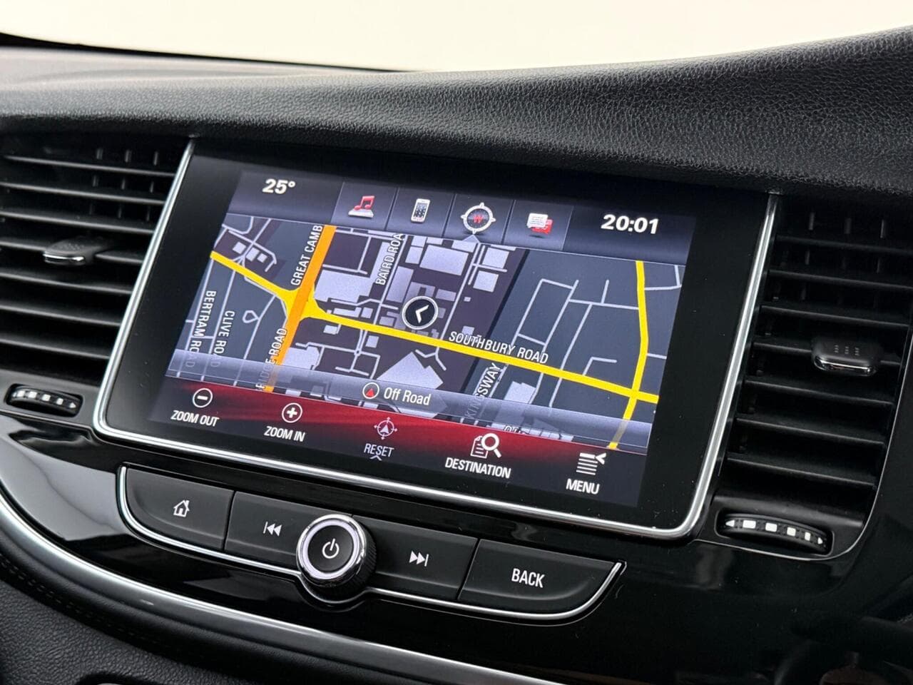 Vauxhall Mokka X thumbnail Infotainment System