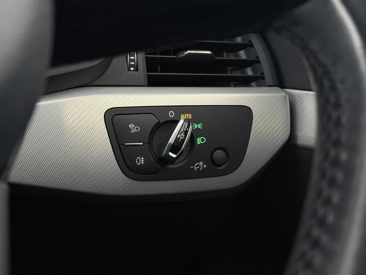 Audi A4 thumbnail Misc Controls