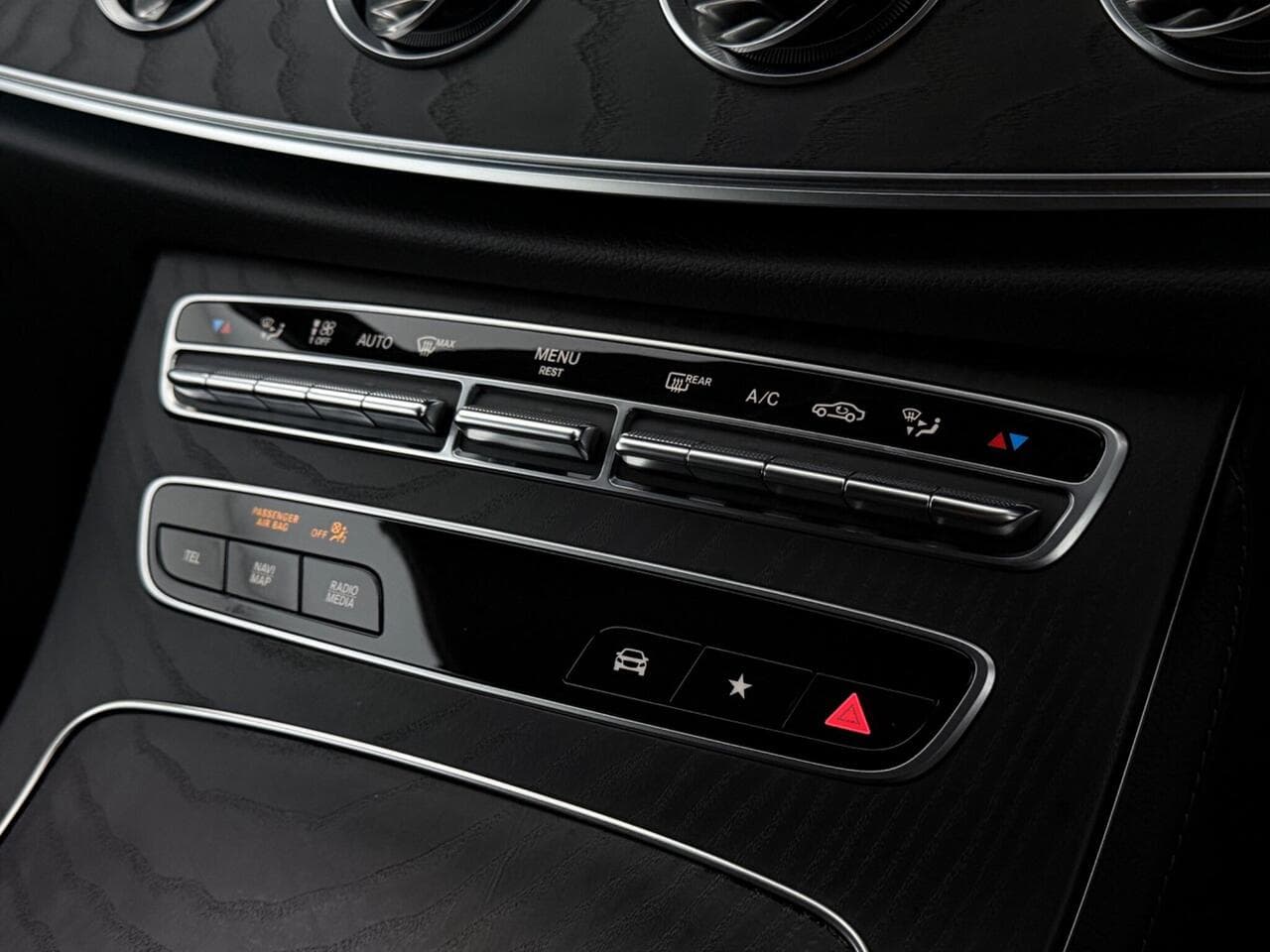 Mercedes-Benz E Class thumbnail Misc Controls