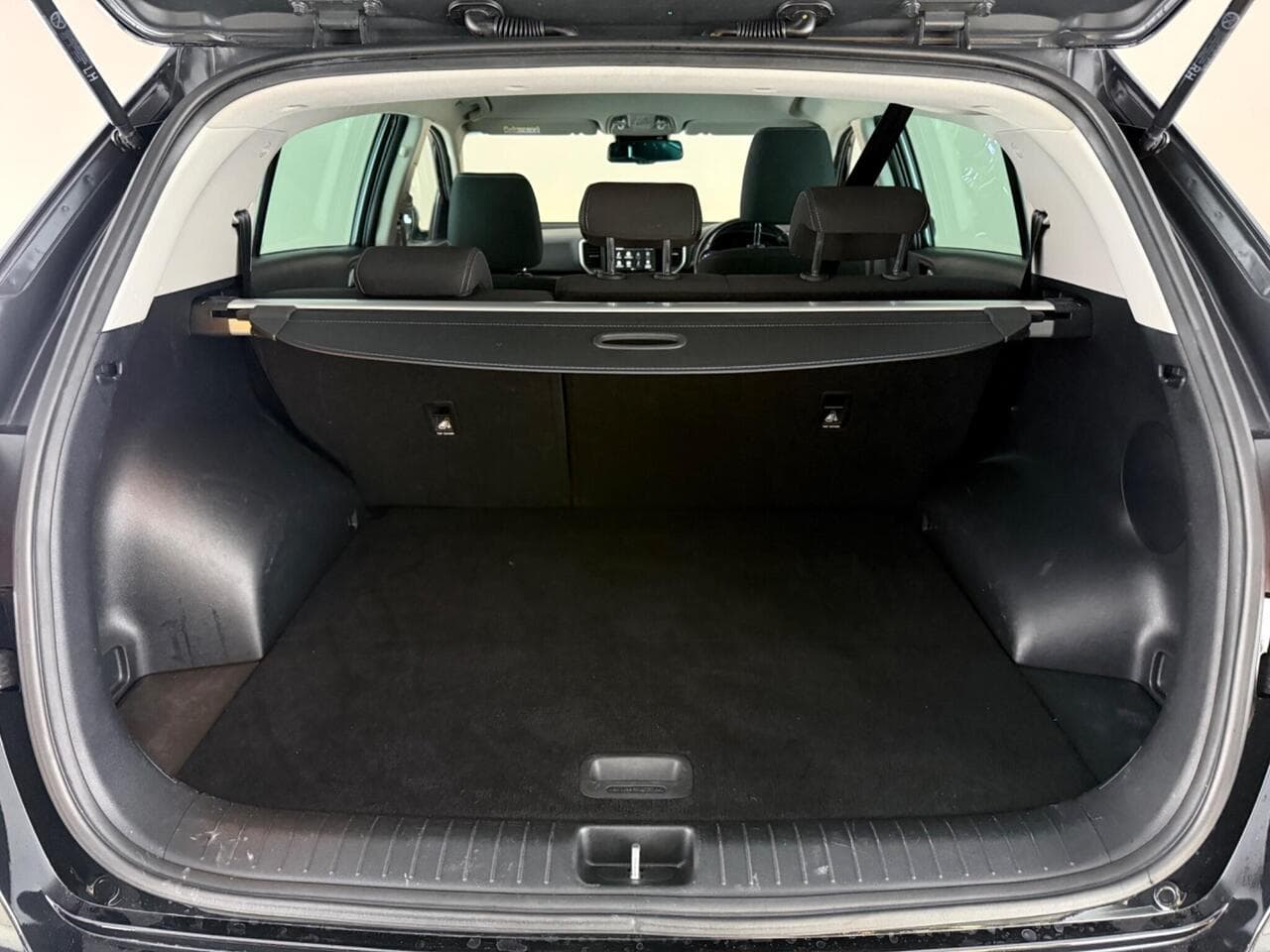 Kia Sportage thumbnail Boot
