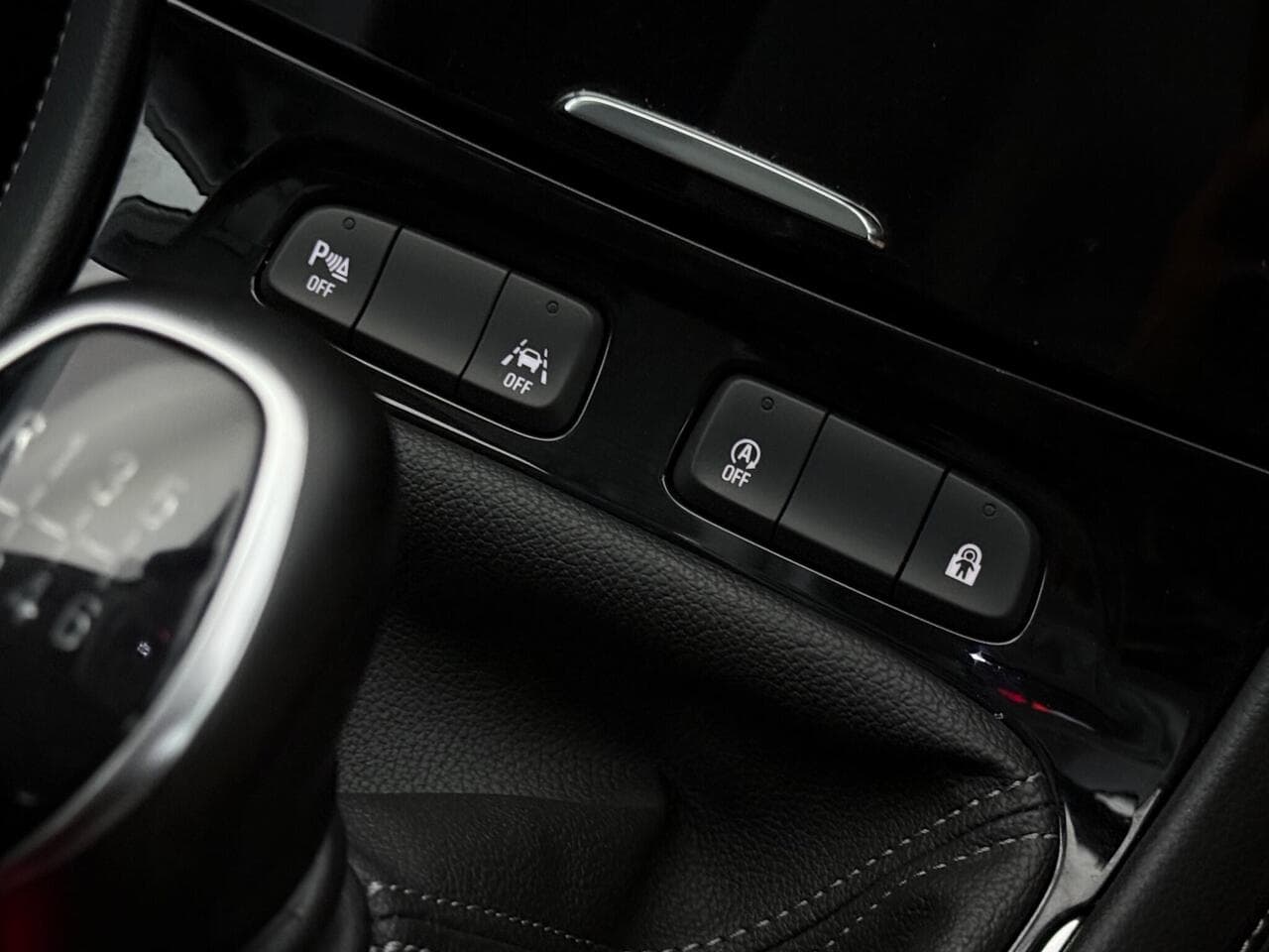 Vauxhall Grandland thumbnail Misc Controls