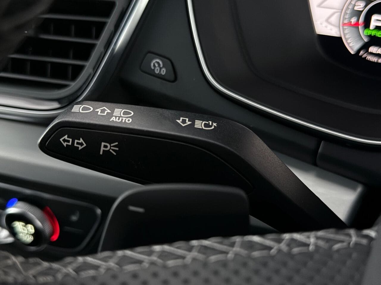 Audi Q5 thumbnail Misc Controls