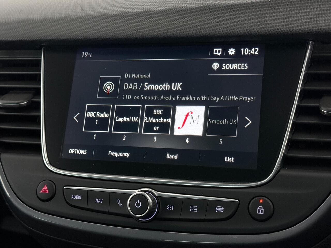 Vauxhall Crossland X thumbnail Infotainment System