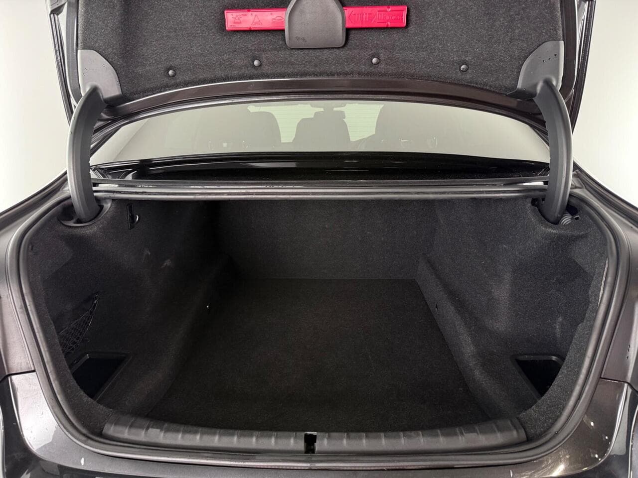 BMW 5 Series thumbnail Boot