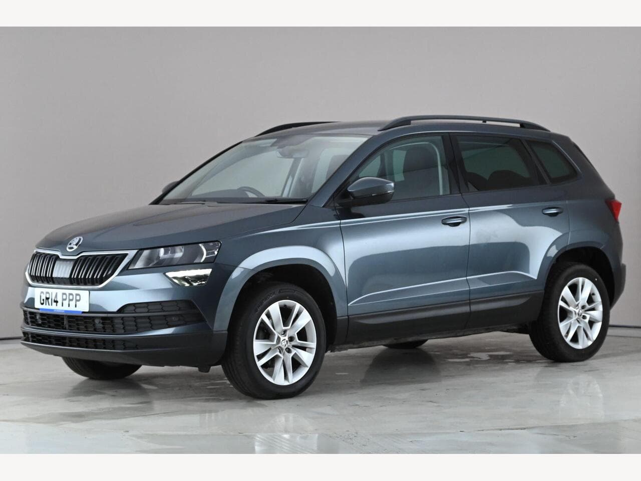 Skoda Karoq thumbnail Front Left