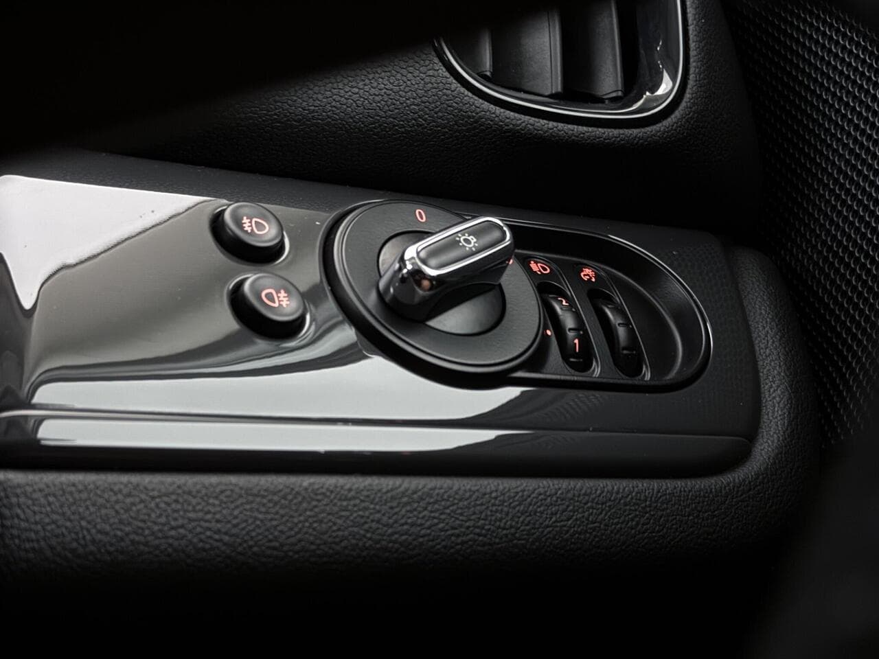 MINI Countryman thumbnail Misc Controls