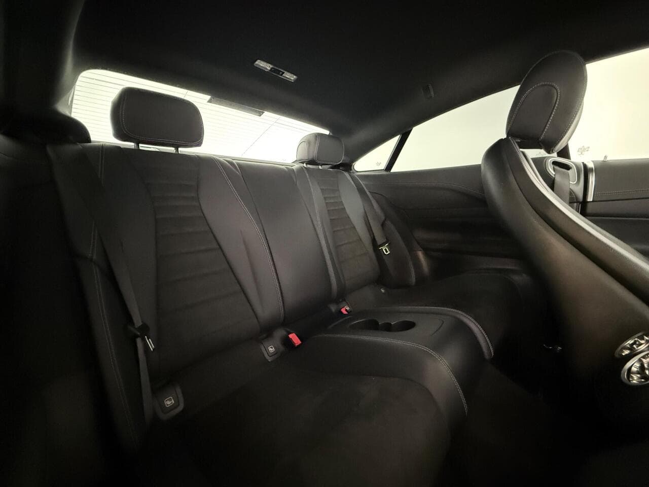 Mercedes-Benz E Class thumbnail Seats Rear