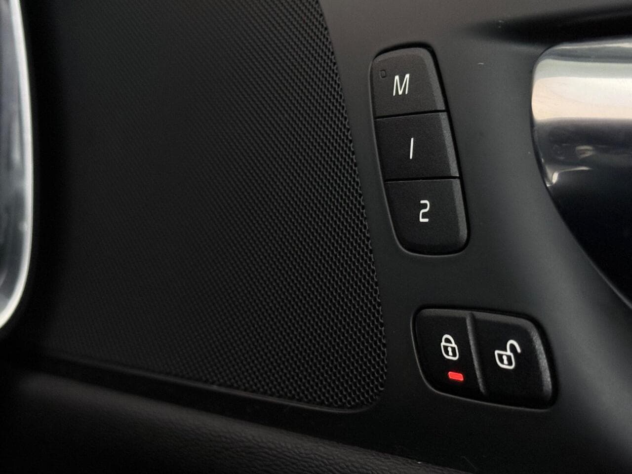 Volvo S60 thumbnail Misc Controls
