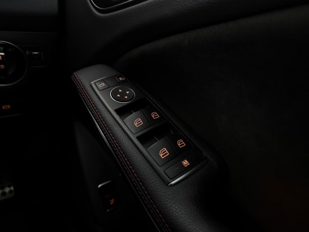 Mercedes-Benz GLA thumbnail Misc Controls