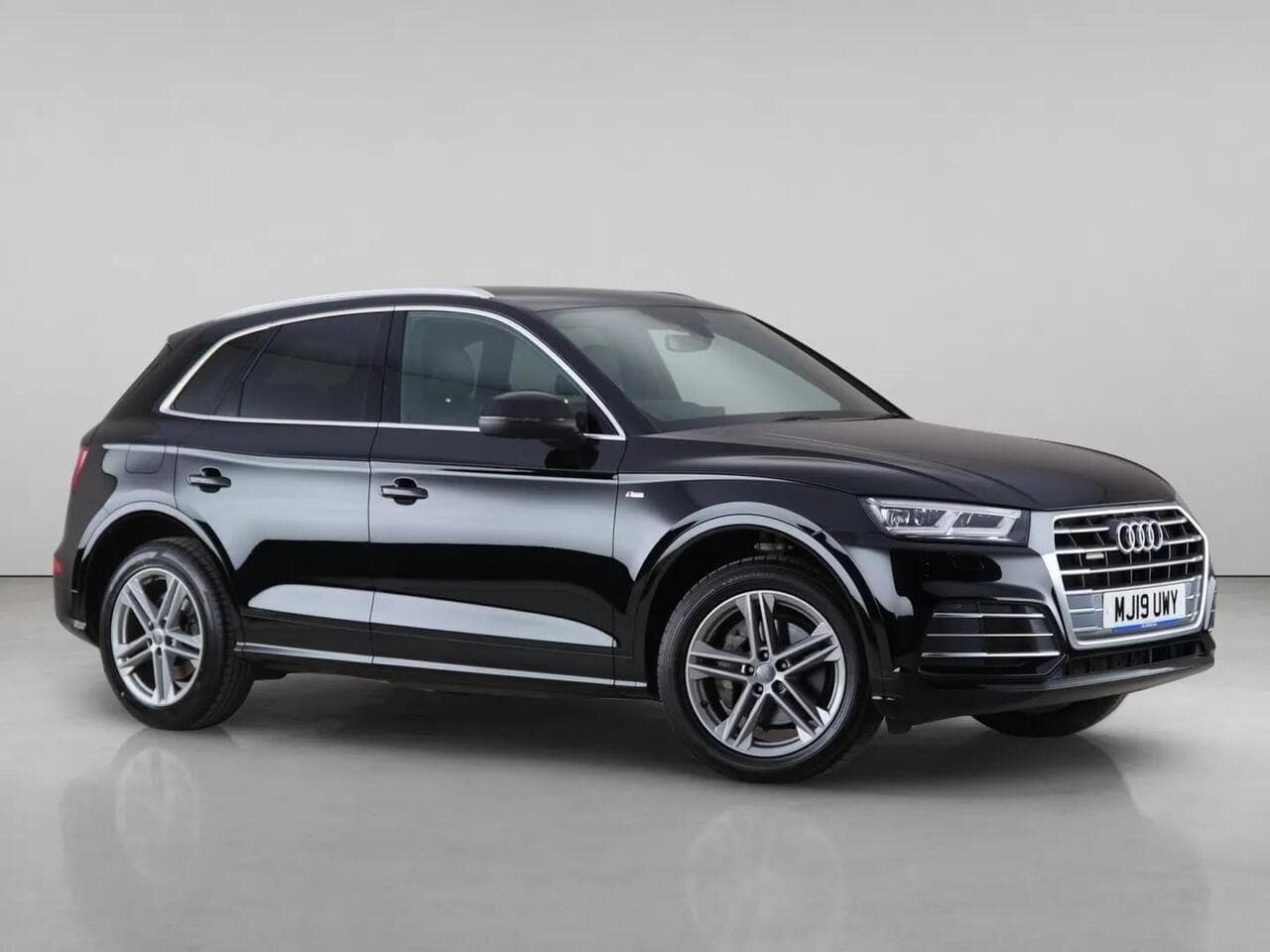 Audi Q5 - Audi Q5 2.0 TDI 40 S line S Tronic quattro Euro 6 (s/s) 5dr