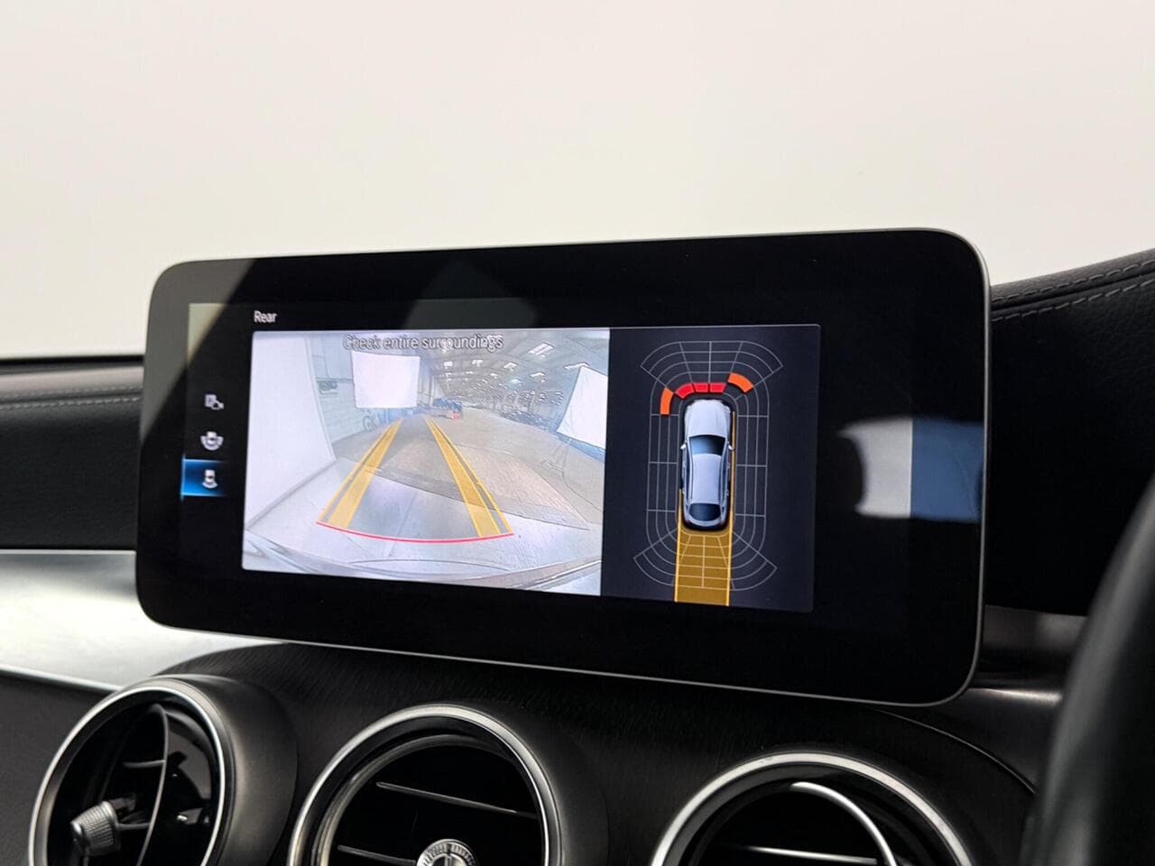 Mercedes-Benz GLC thumbnail Infotainment System