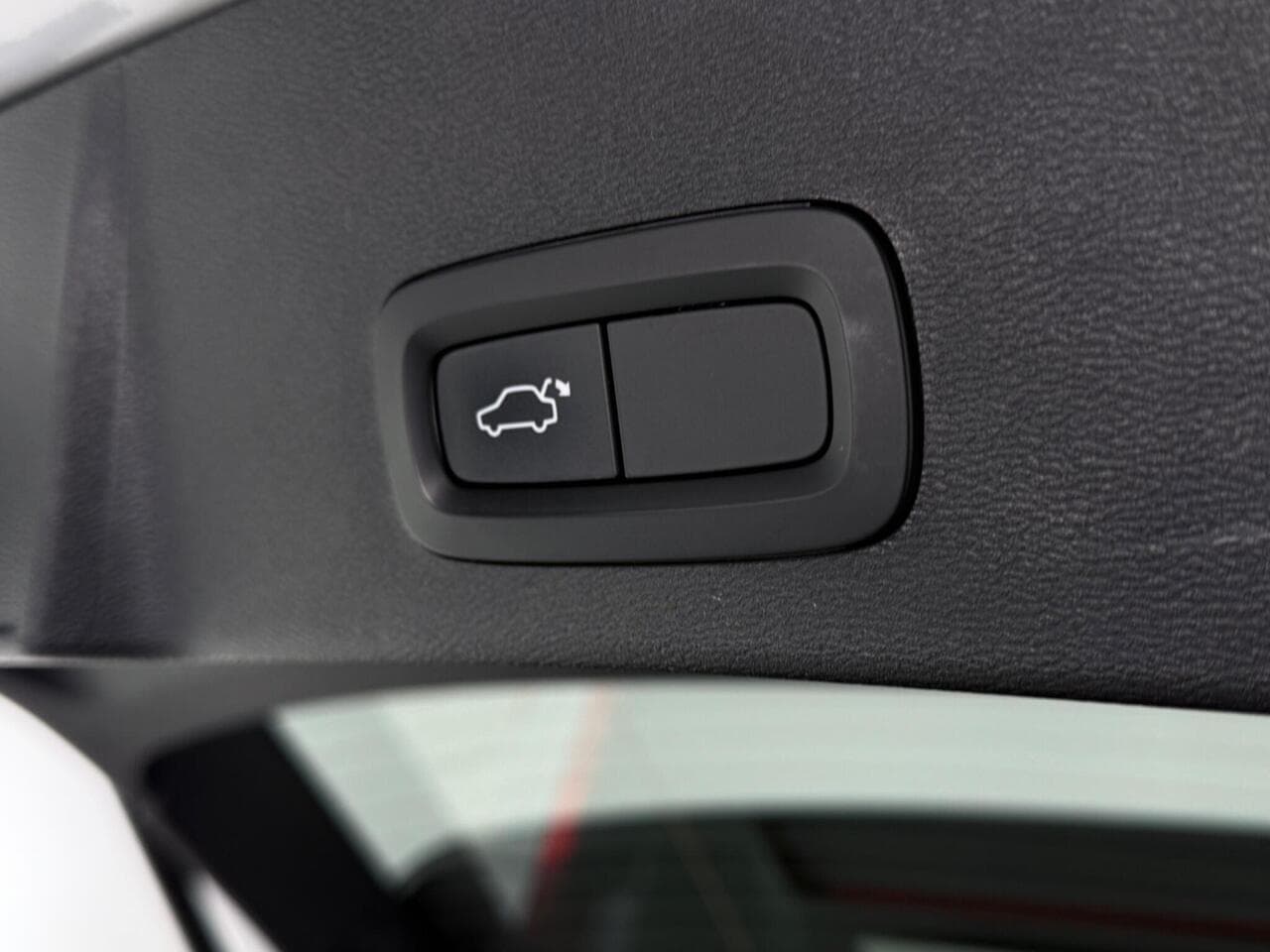 Volvo XC40 thumbnail Misc Controls