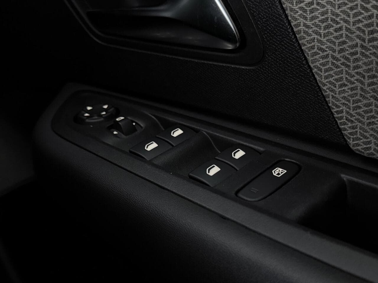 Citroen C4 thumbnail Misc Controls