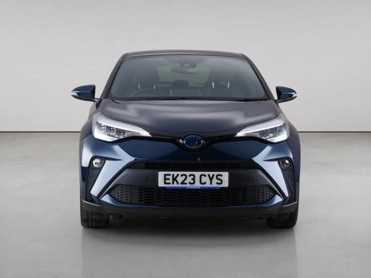 Toyota C-HR thumbnail Front