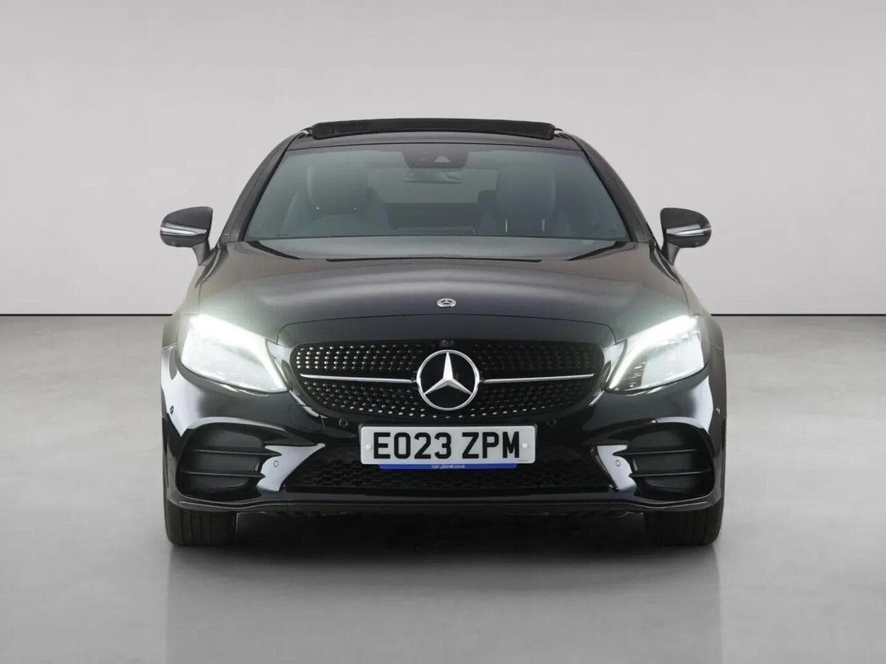 Mercedes-Benz C Class thumbnail Front