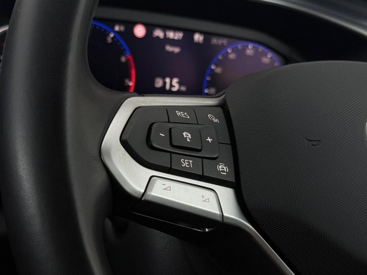 Volkswagen T-Roc thumbnail Misc Controls