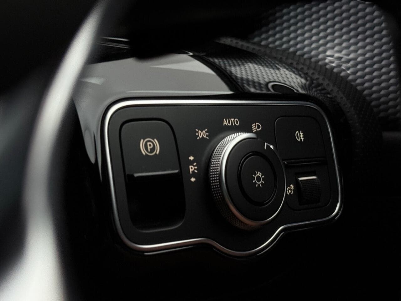Mercedes-Benz A Class thumbnail Misc Controls