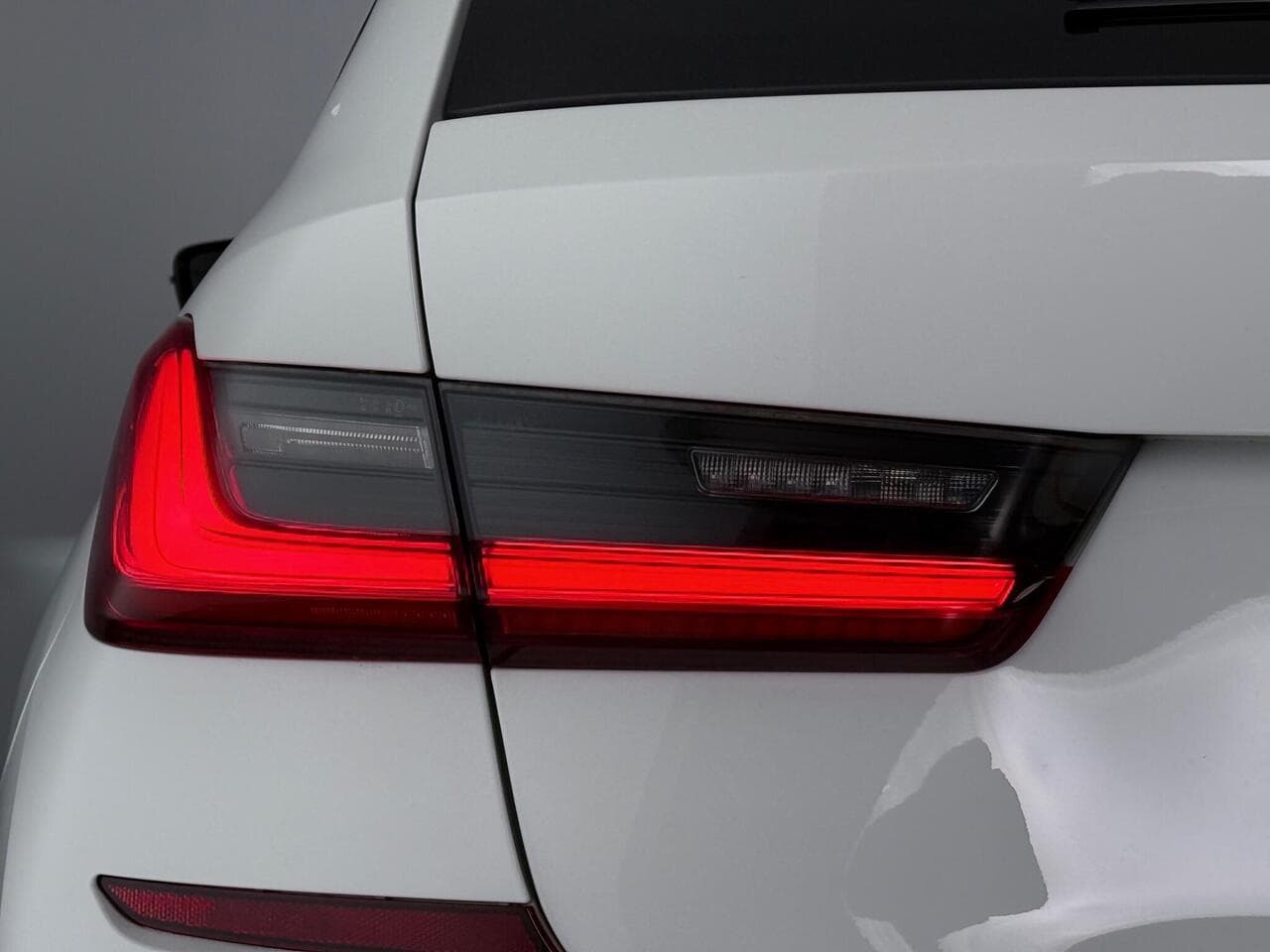 BMW 3 Series thumbnail Lights Rear