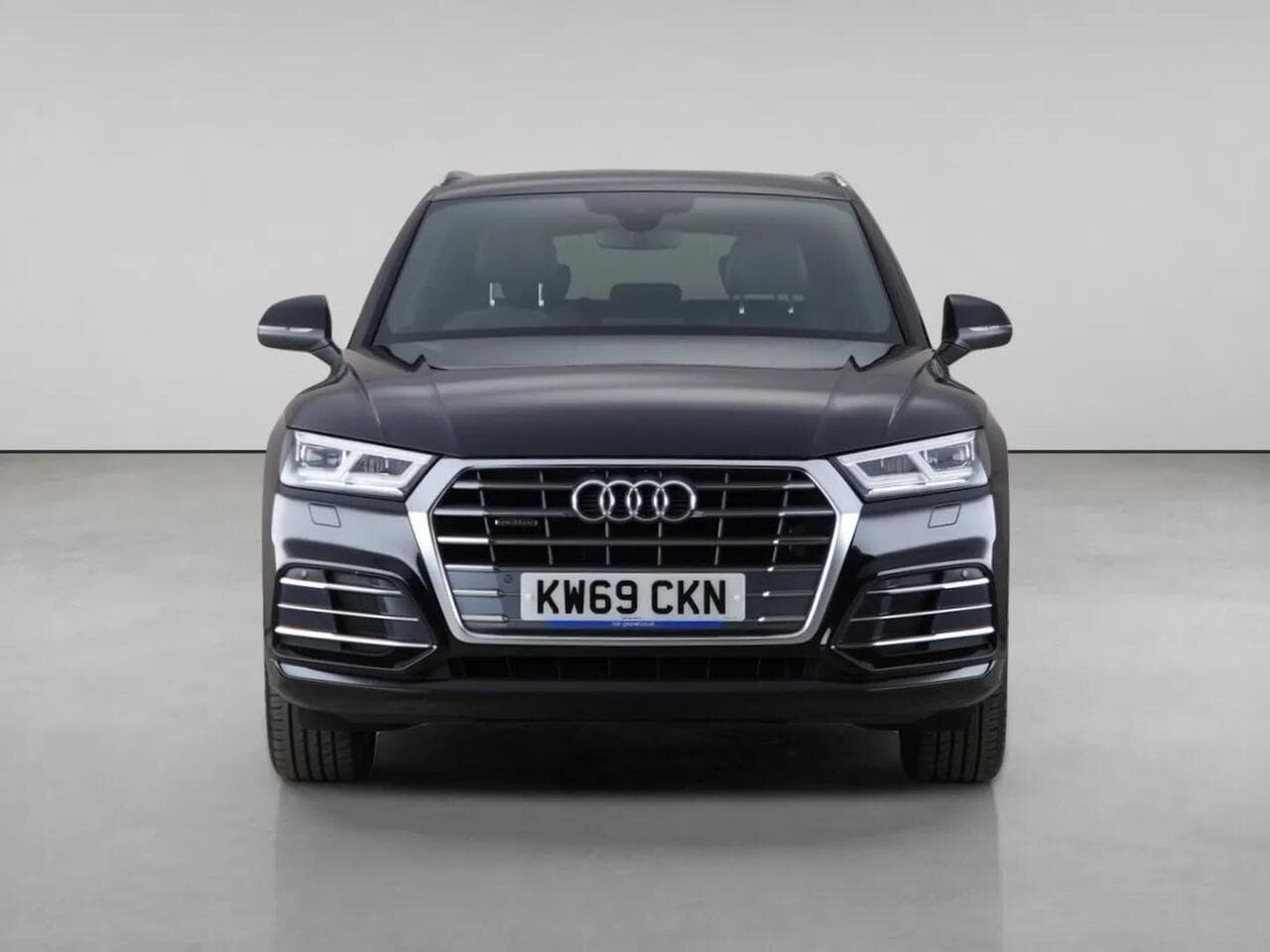 Audi Q5 thumbnail Front