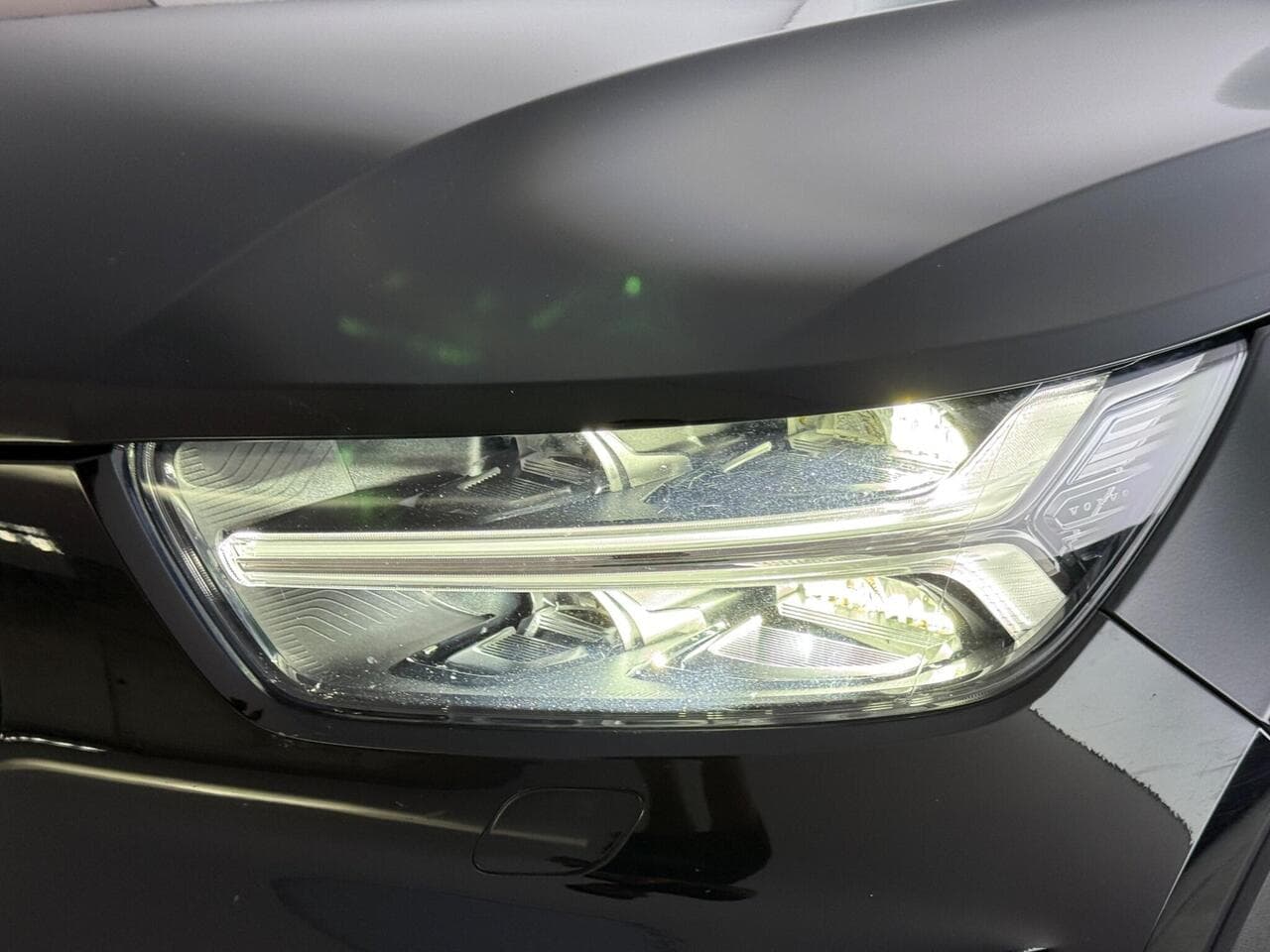 Volvo XC40 thumbnail Lights Front