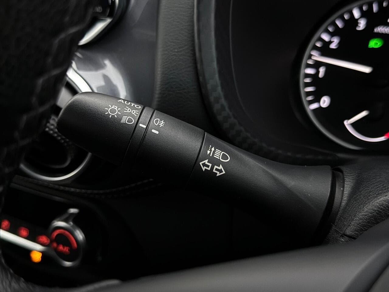 Nissan Juke thumbnail Misc Controls
