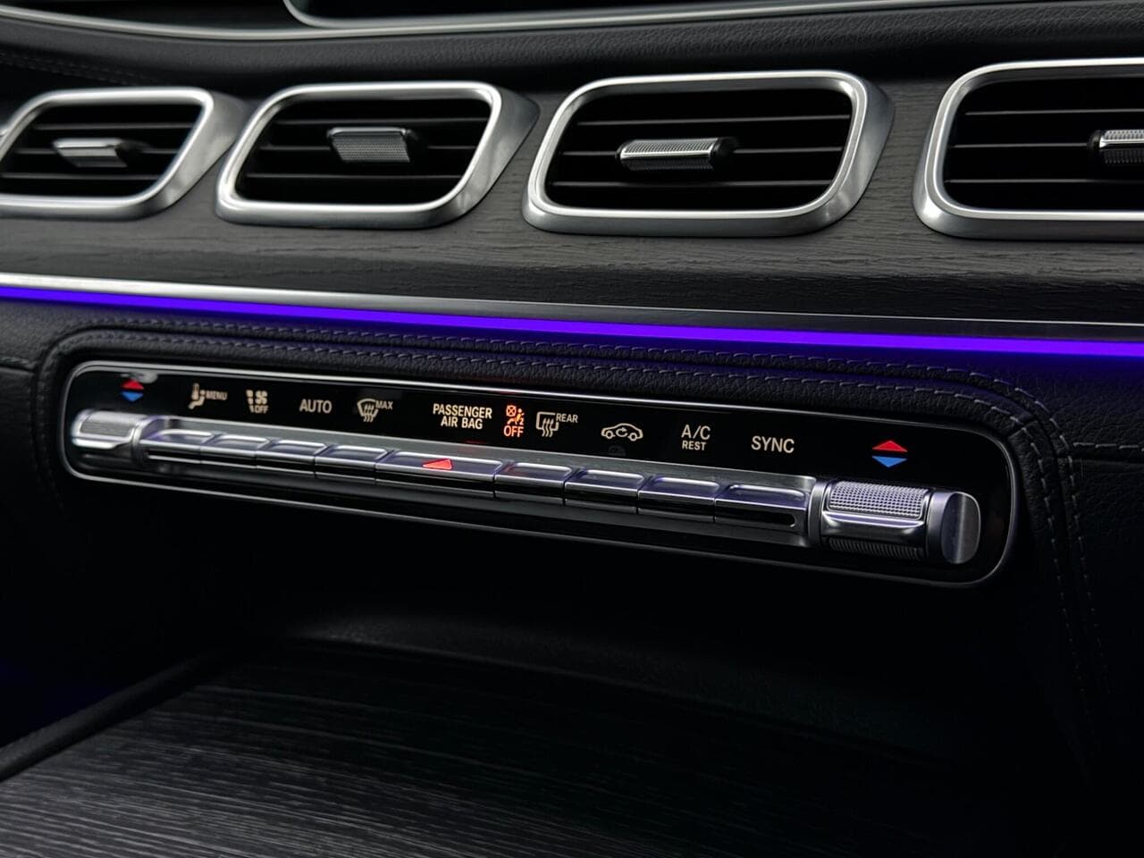Mercedes-Benz GLE thumbnail Misc Controls