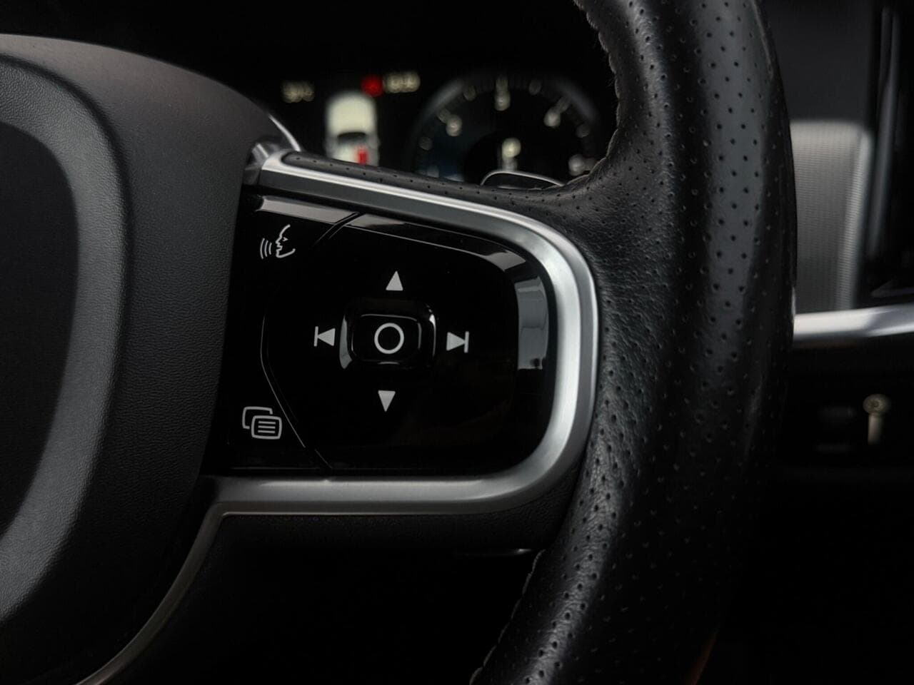 Volvo V90 thumbnail Misc Controls