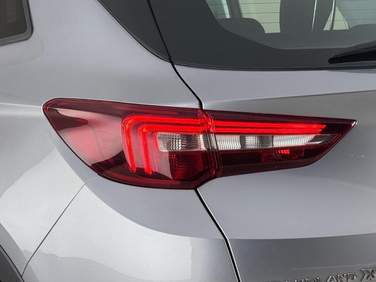 Vauxhall Grandland X thumbnail Lights Rear