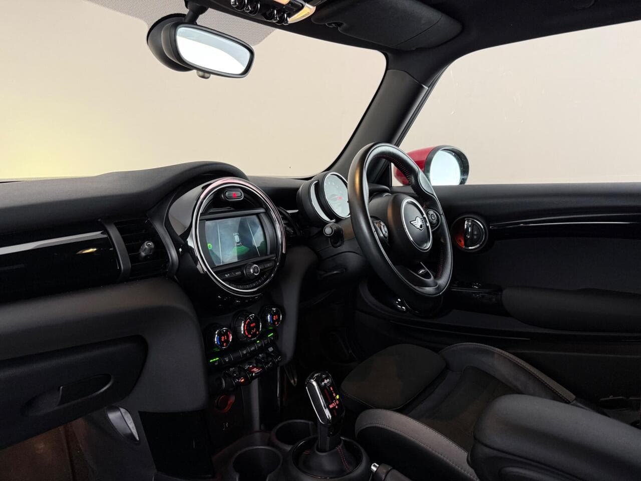 MINI Hatch thumbnail Interior Front