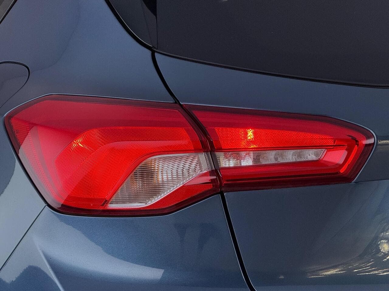 Ford Focus thumbnail Lights Rear