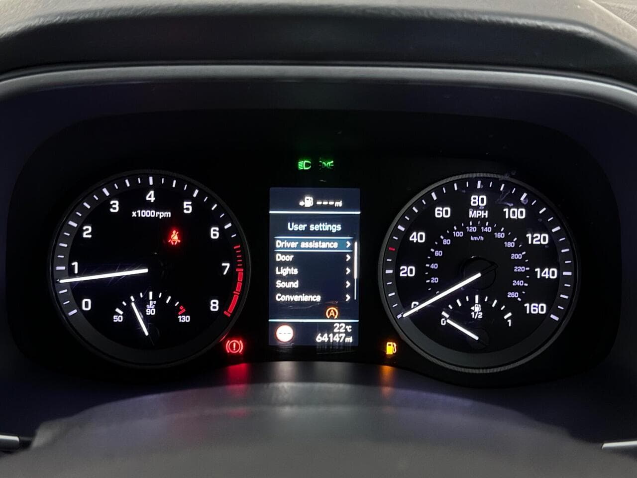 Hyundai TUCSON thumbnail Driver Instruments