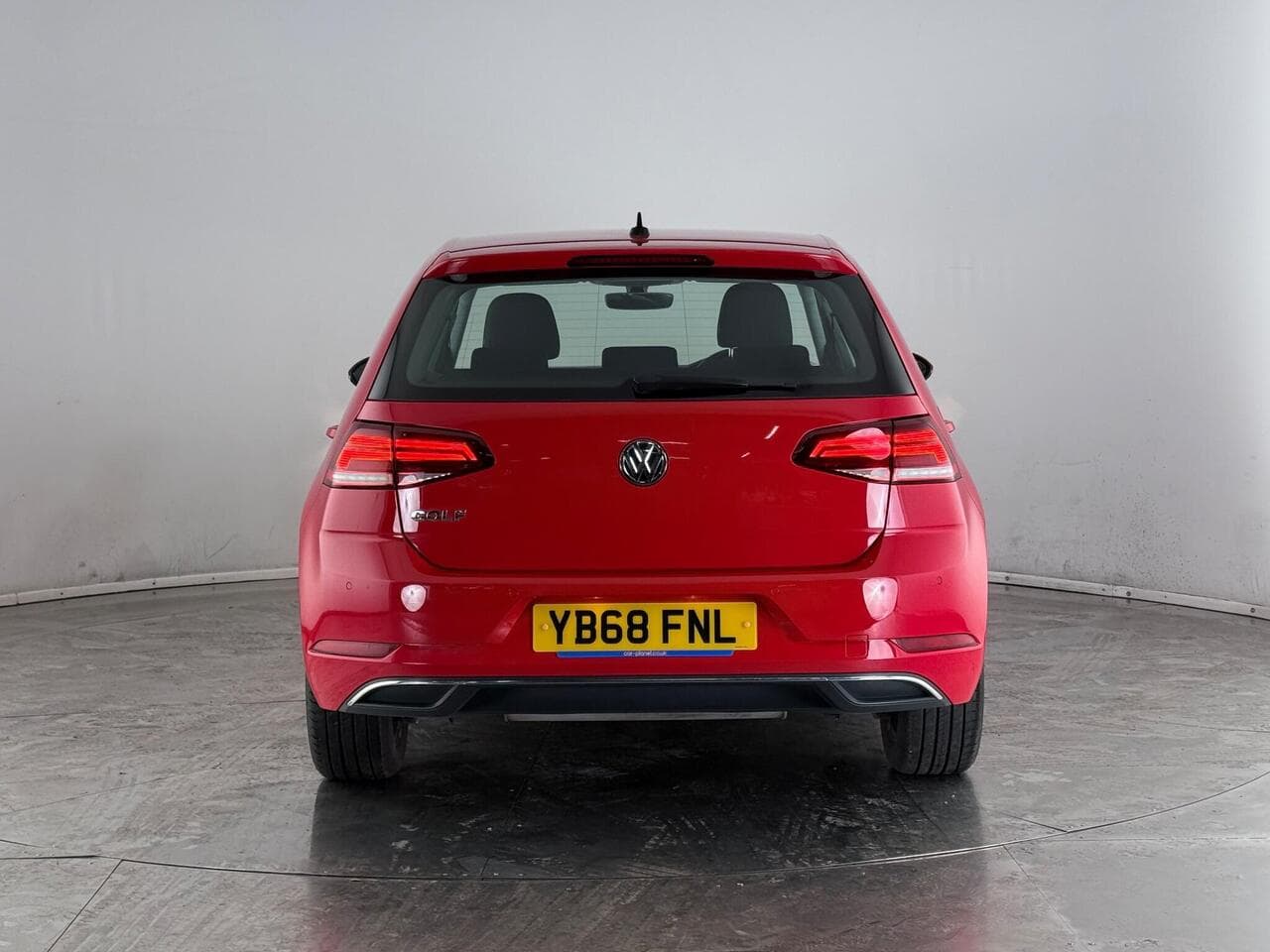 Volkswagen Golf thumbnail Rear