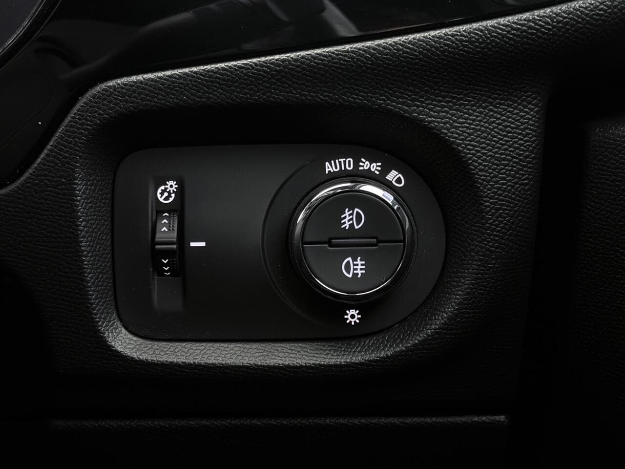 Vauxhall Corsa thumbnail Misc Controls