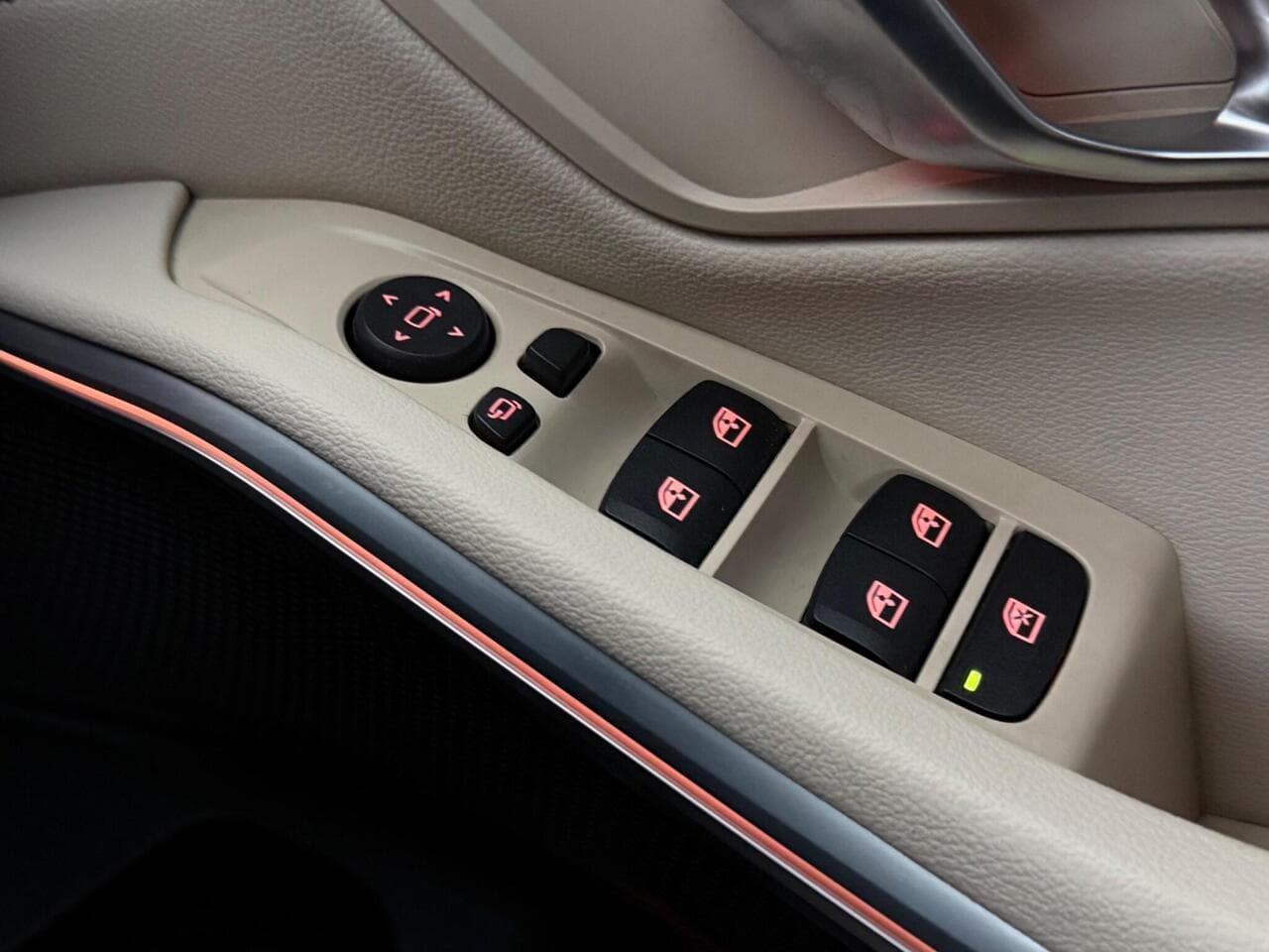BMW 3 Series thumbnail Misc Controls