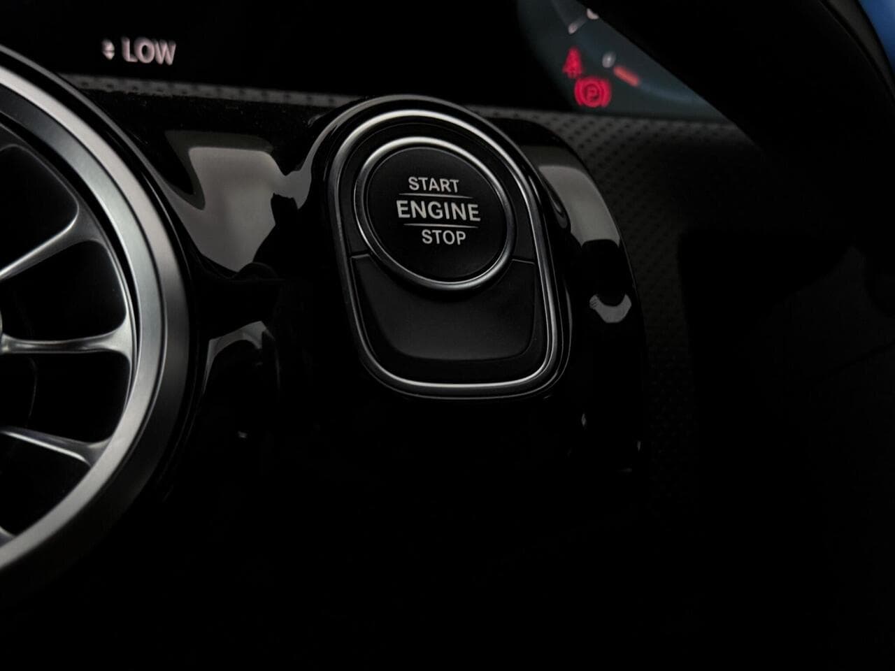 Mercedes-Benz A Class thumbnail Steering Wheel
