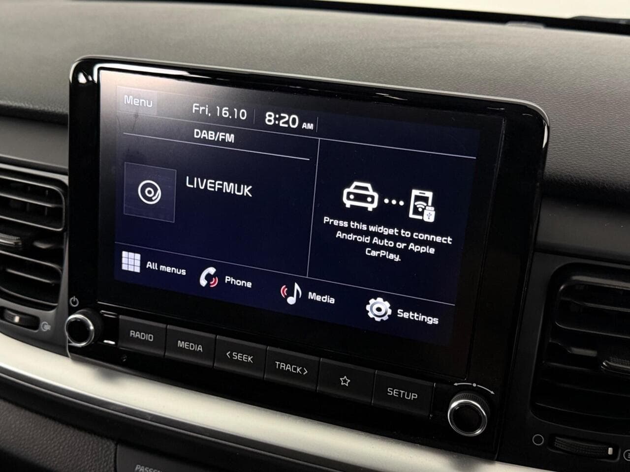 Kia Stonic thumbnail Infotainment System