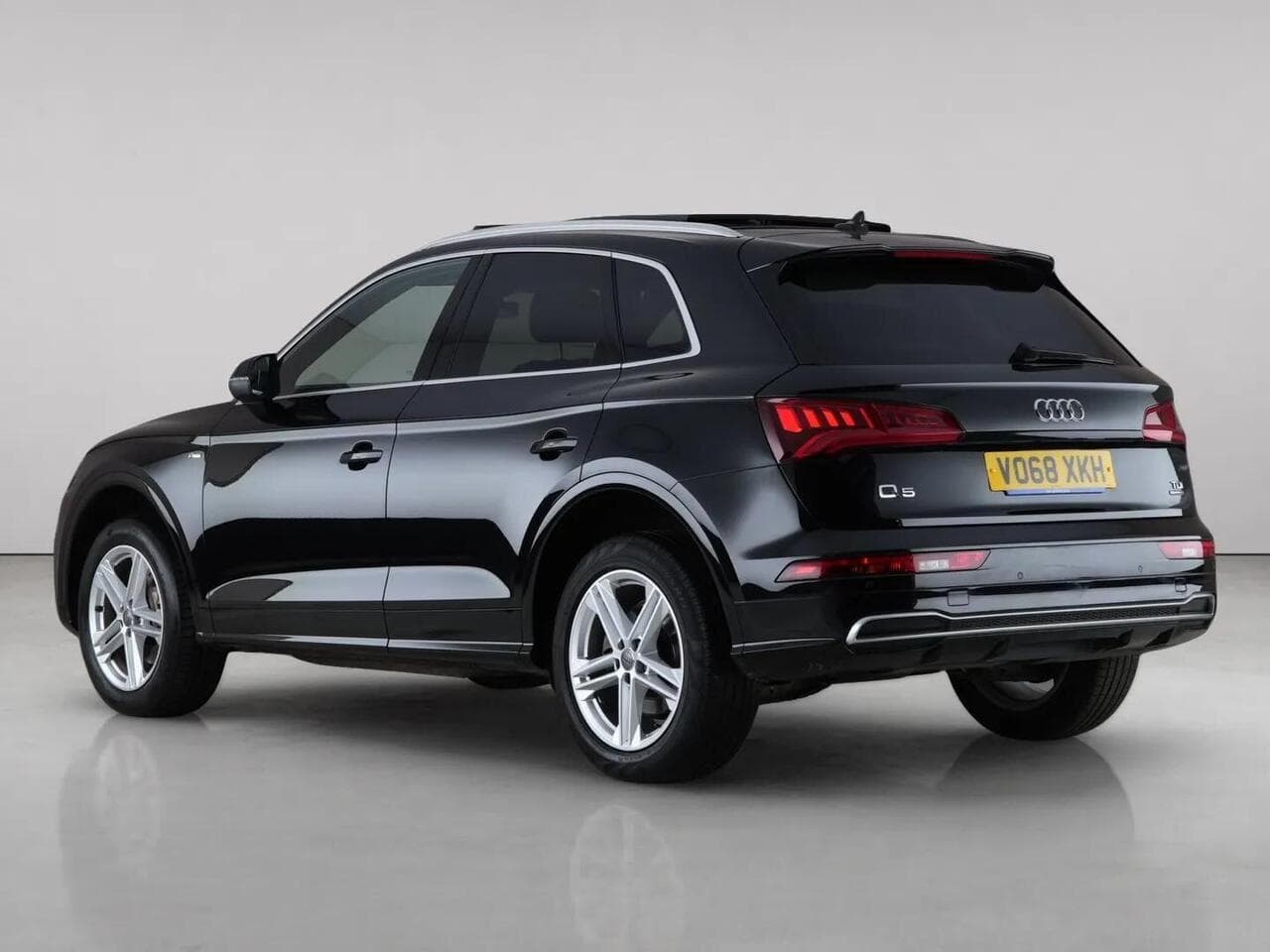 Audi Q5 thumbnail Rear Left