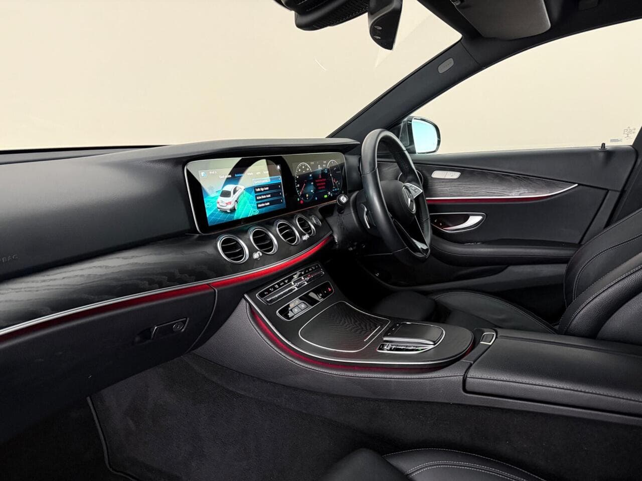 Mercedes-Benz E Class thumbnail Interior Front